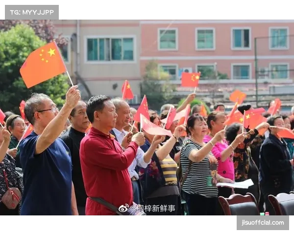 特写：雨中进行的威尔士主场，观众高唱传统助威歌曲